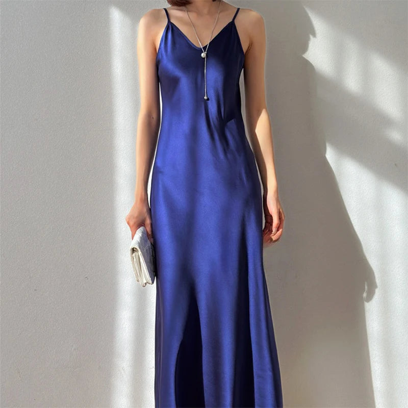 Seiden-Slip Dress · 100% Maulbeerseide 21 Momme · Spaghettiträger | Silk Slip Dress · 100% Mulberry Charmeuse Silk 21 Momme · Spaghetti Straps