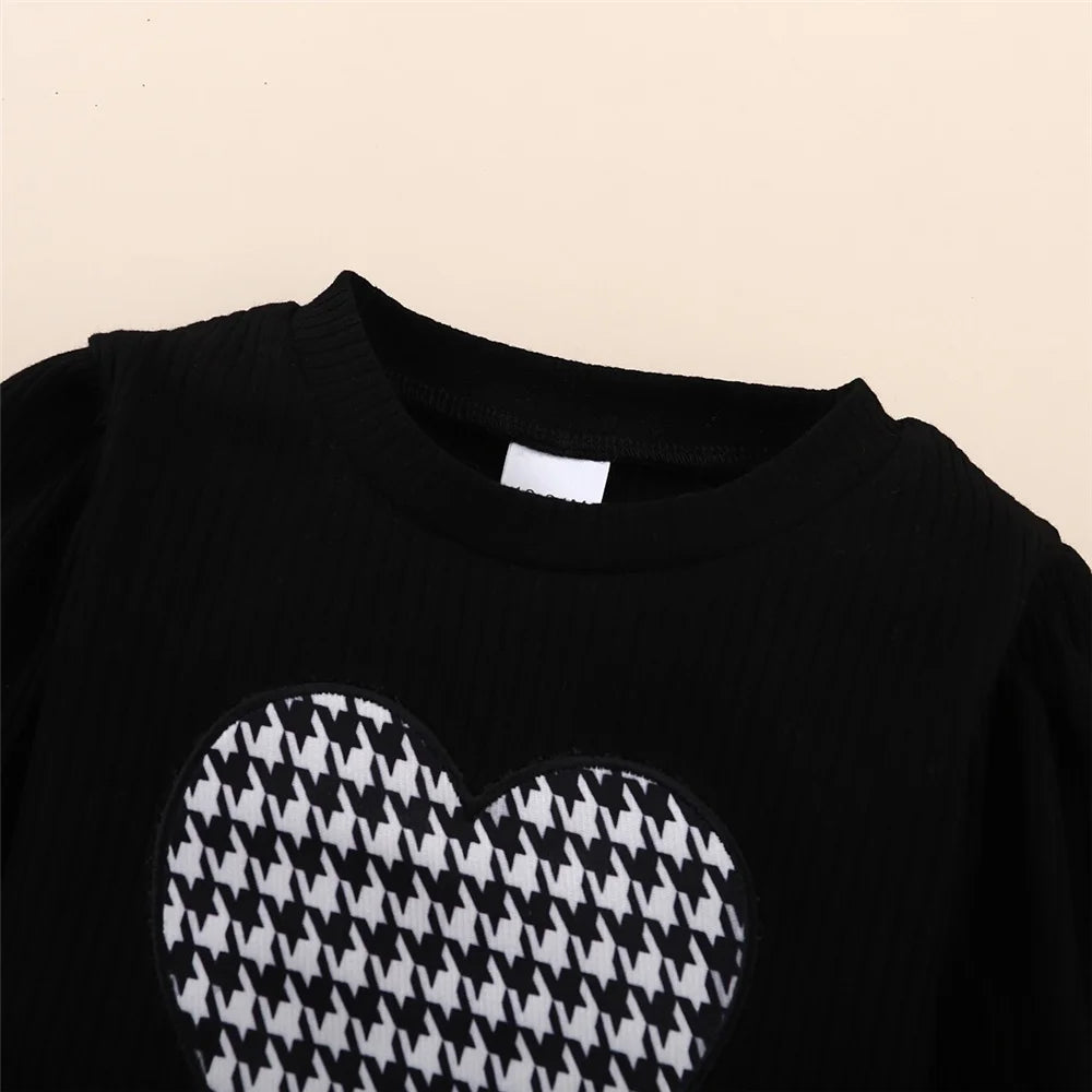 Mädchen 3-teiliges Set – Langarm-Top mit Herzprint, Karomuster-Hose & Mütze