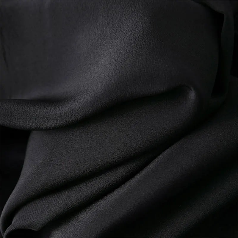 Seiden-Maxikleid aus 100% Maulbeerseide · Crepe · V-Ausschnitt | 100% Mulberry Silk Maxi Dress · Crepe · V-Neck