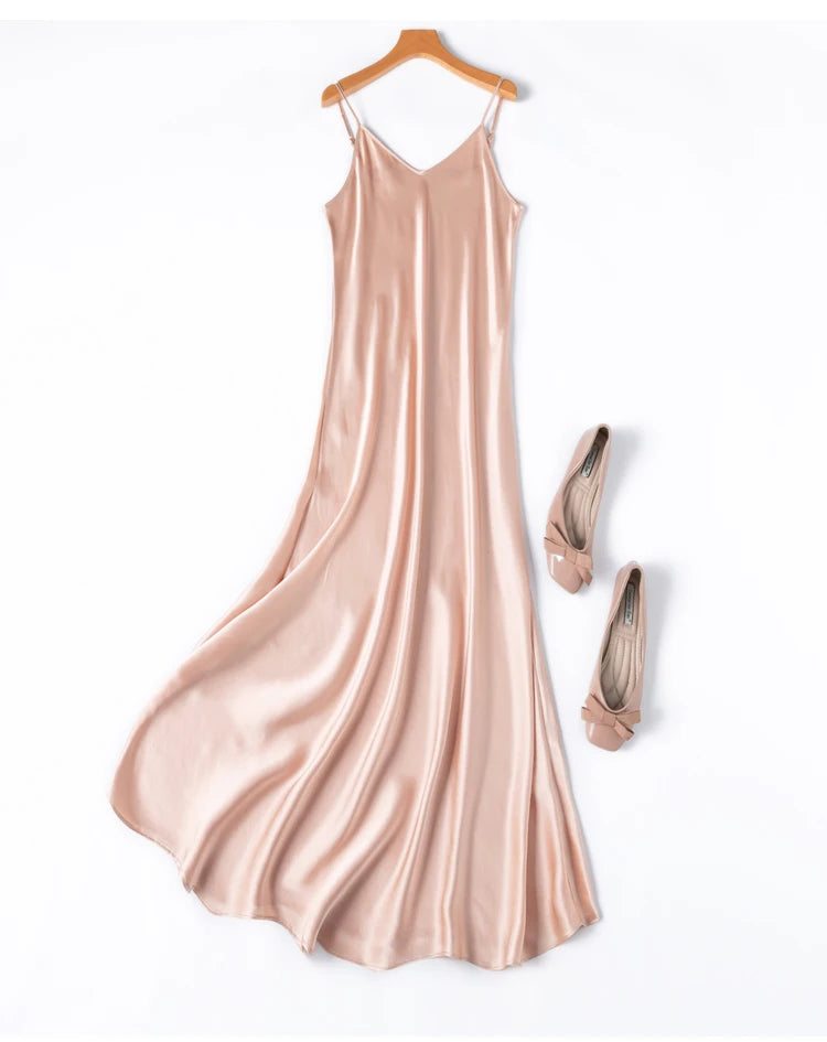 Seiden-Slip Dress · 100% Maulbeerseide 21 Momme · Spaghettiträger | Silk Slip Dress · 100% Mulberry Charmeuse Silk 21 Momme · Spaghetti Straps