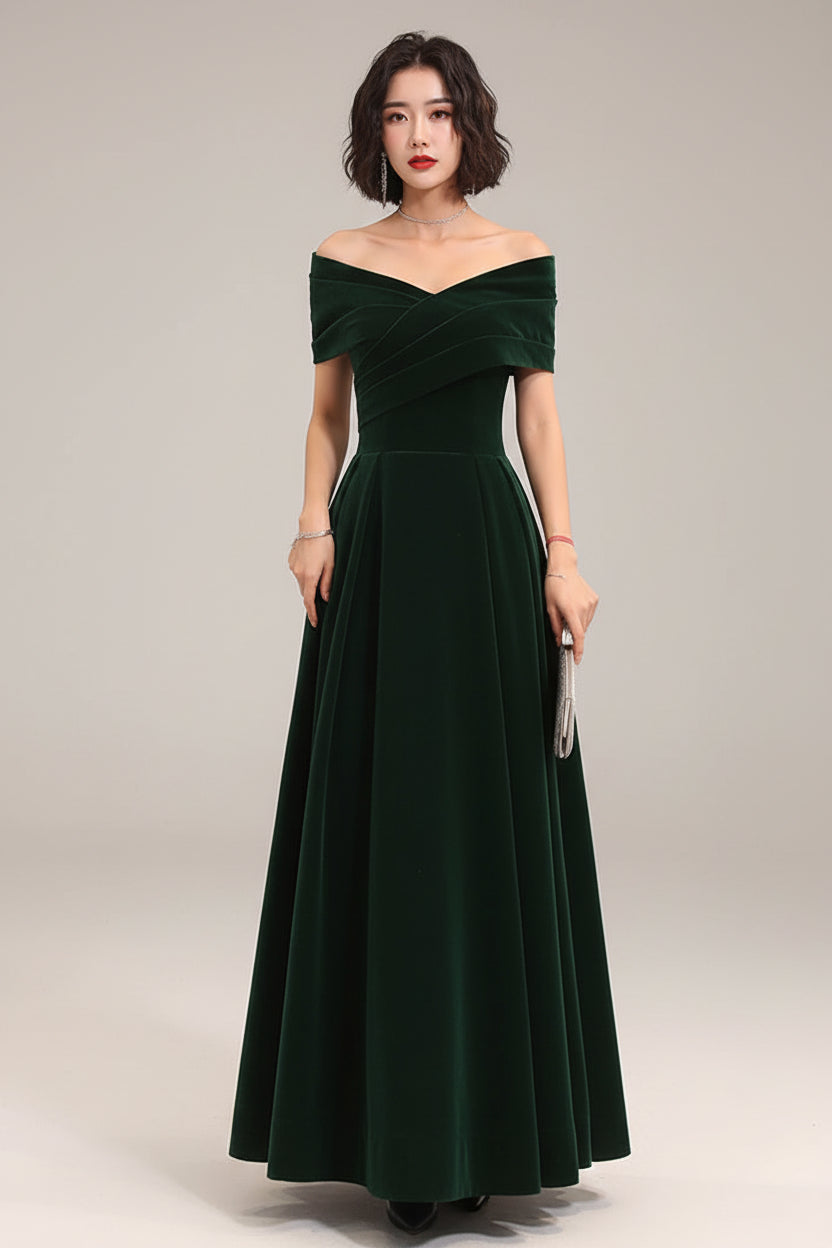 Velours Noir — Off-Shoulder Maxi Dress in Soft Velvet | Schulterfreies Samtkleid