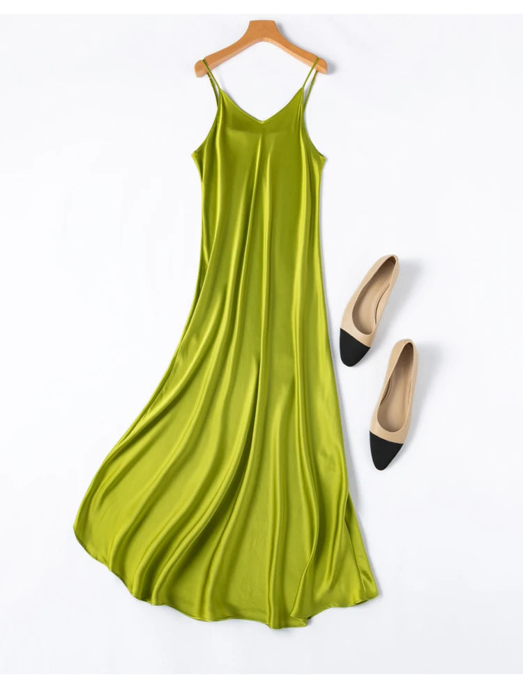 Seiden-Slip Dress · 100% Maulbeerseide 21 Momme · Spaghettiträger | Silk Slip Dress · 100% Mulberry Charmeuse Silk 21 Momme · Spaghetti Straps
