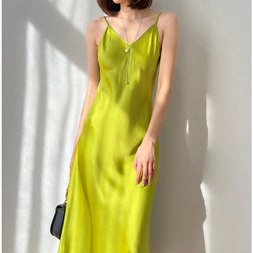 Seiden-Slip Dress · 100% Maulbeerseide 21 Momme · Spaghettiträger | Silk Slip Dress · 100% Mulberry Charmeuse Silk 21 Momme · Spaghetti Straps