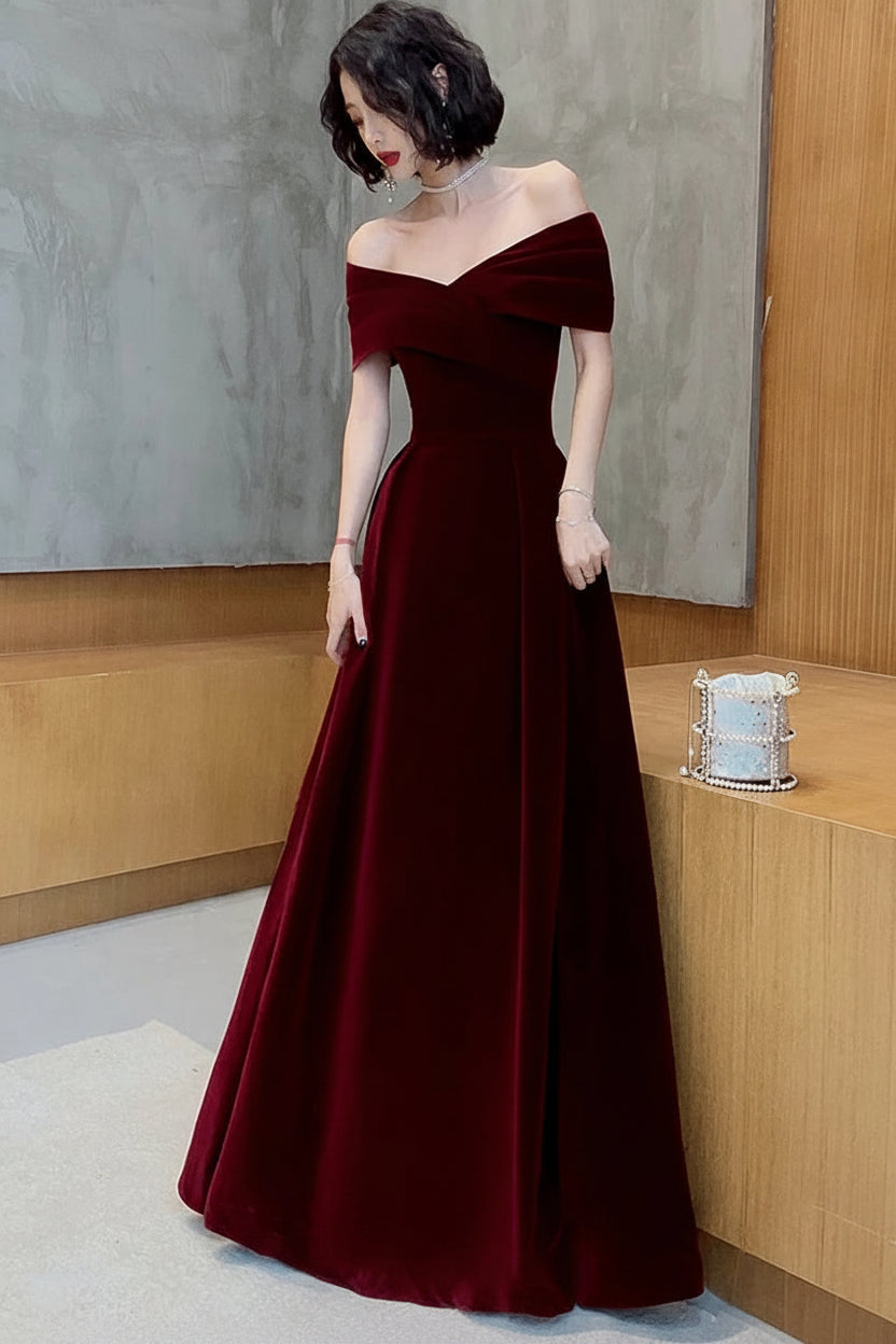 Velours Noir — Off-Shoulder Maxi Dress in Soft Velvet | Schulterfreies Samtkleid