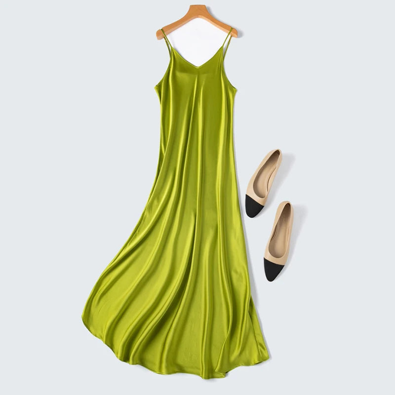 Seiden-Slip Dress · 100% Maulbeerseide 21 Momme · Spaghettiträger | Silk Slip Dress · 100% Mulberry Charmeuse Silk 21 Momme · Spaghetti Straps
