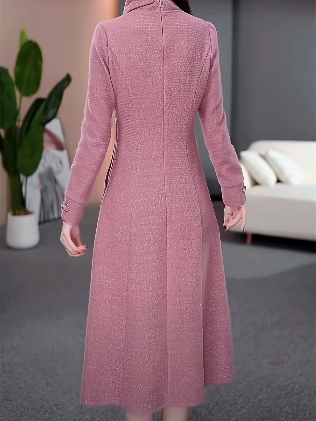 Cheongsam-Inspired Woolen Maxi Dress — Elegantes Wollkleid im Cheongsam-Stil