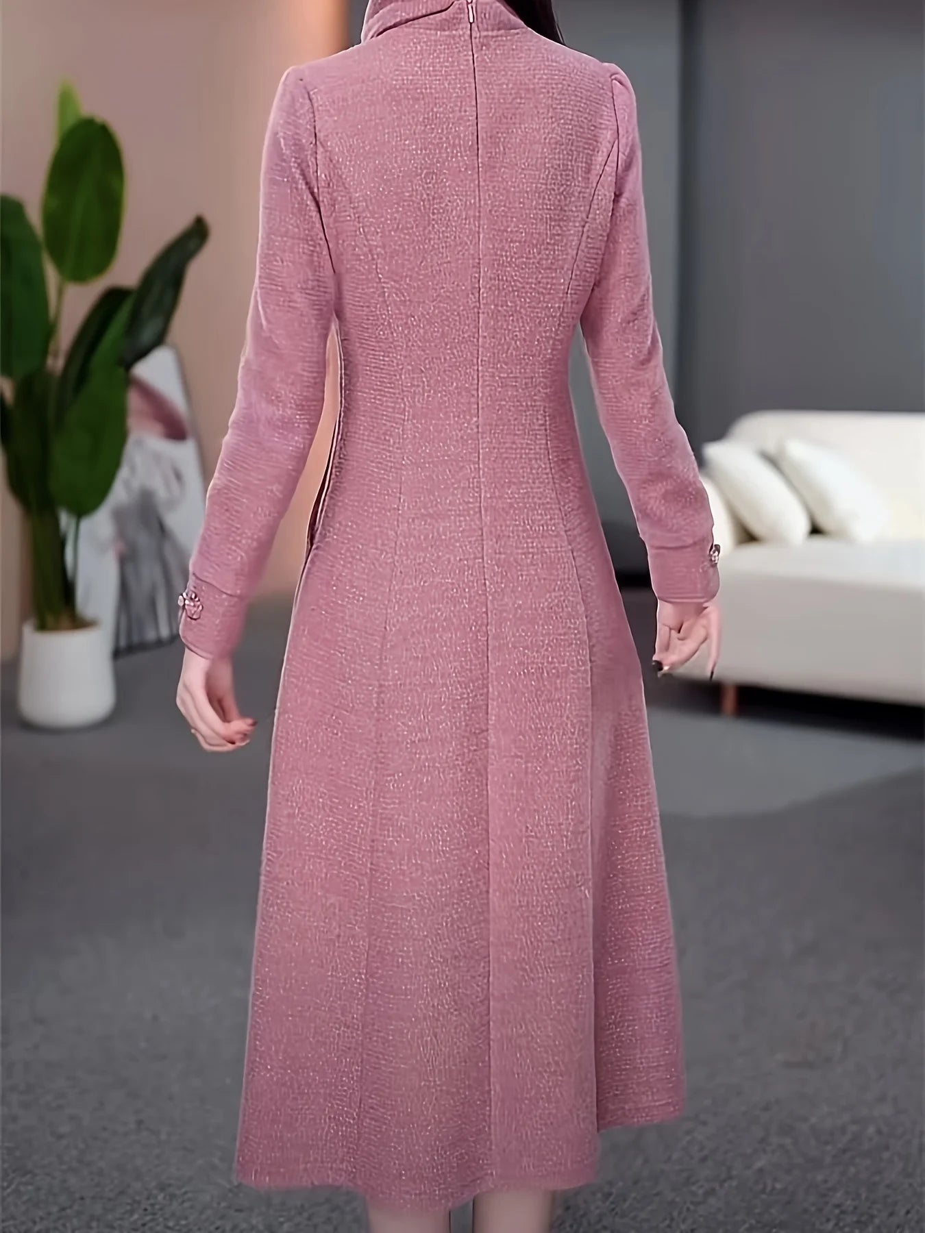Cheongsam-Inspired Woolen Maxi Dress — Elegantes Wollkleid im Cheongsam-Stil