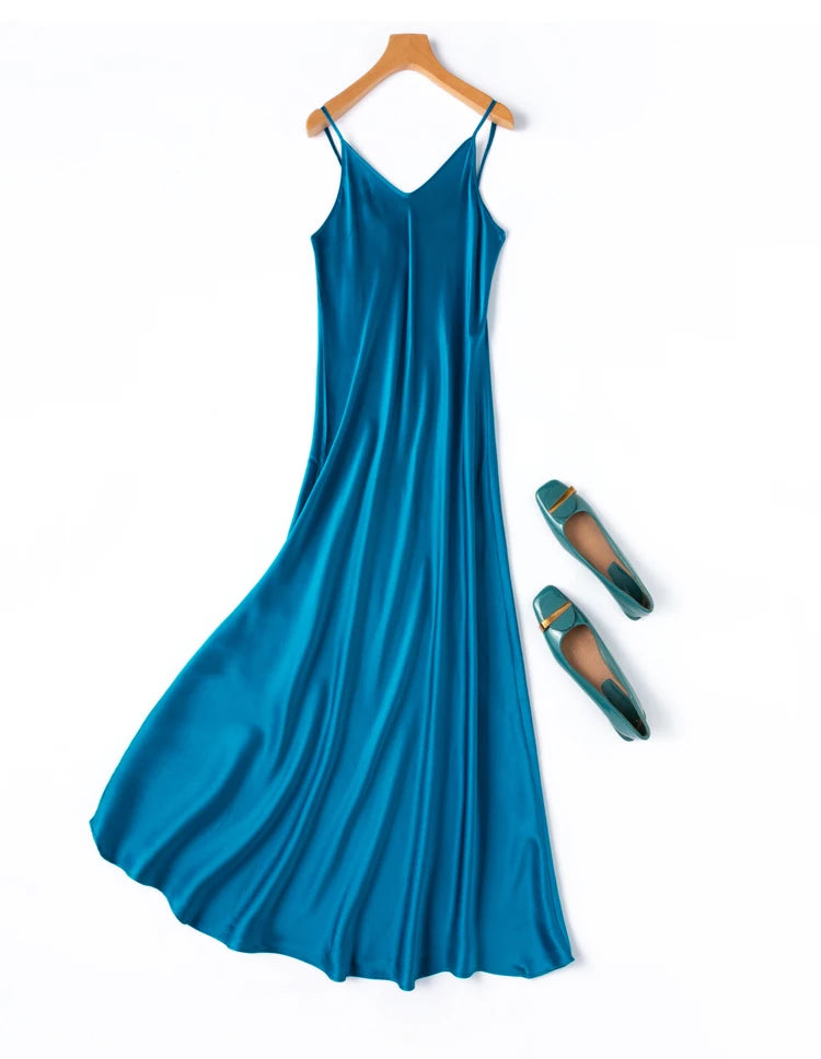 Seiden-Slip Dress · 100% Maulbeerseide 21 Momme · Spaghettiträger | Silk Slip Dress · 100% Mulberry Charmeuse Silk 21 Momme · Spaghetti Straps