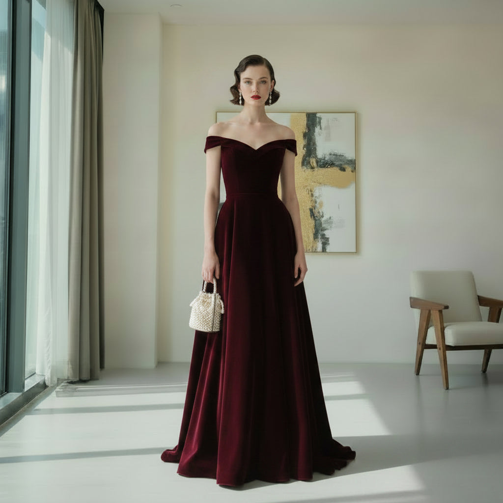 Velours Noir — Off-Shoulder Maxi Dress in Soft Velvet | Schulterfreies Samtkleid