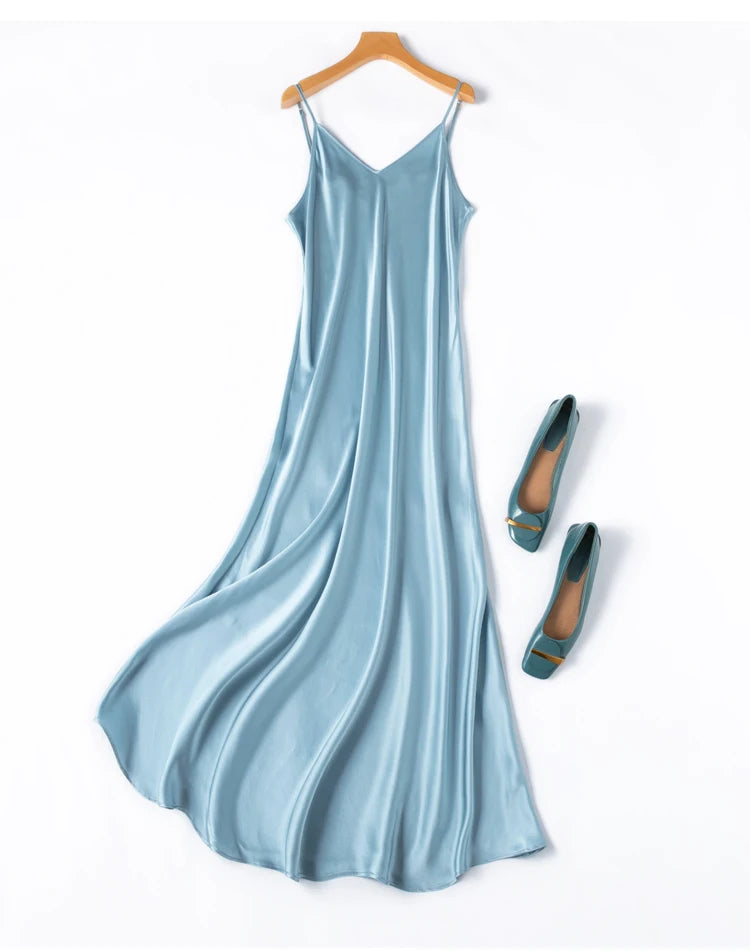 Seiden-Slip Dress · 100% Maulbeerseide 21 Momme · Spaghettiträger | Silk Slip Dress · 100% Mulberry Charmeuse Silk 21 Momme · Spaghetti Straps